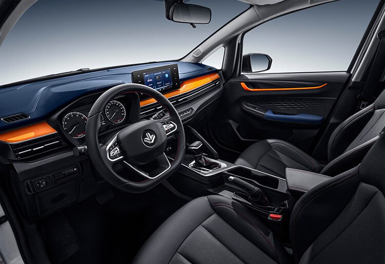 На российский рынок выходит аналог Renault Sandero Stepway от Geely и Lifan за 1,7 млн рублей. Продажи Livan X3 Pro стартуют 15 июня